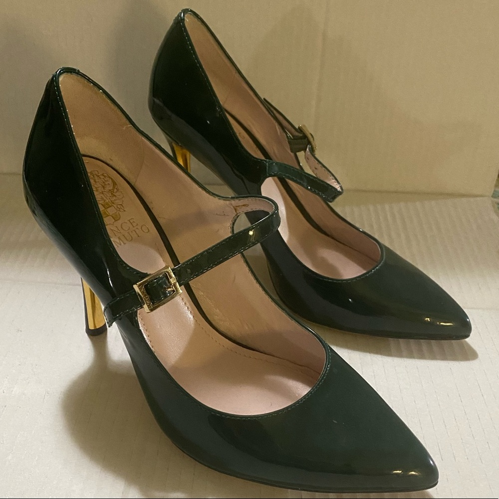 Vince Camuto Callea Pump in Green with gold heel Sz. 7 1/2 medium